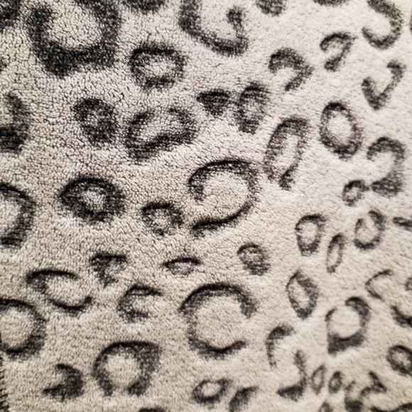 Gray leopard Print  Jacket - Picture 4 of 5